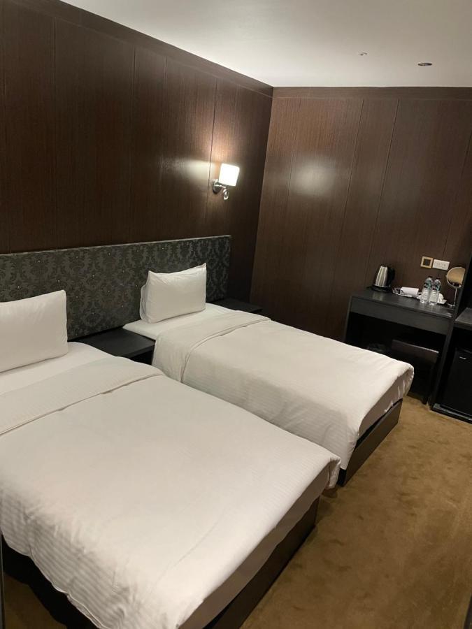 Meworld Hotel - Taipei Main Station Extérieur photo