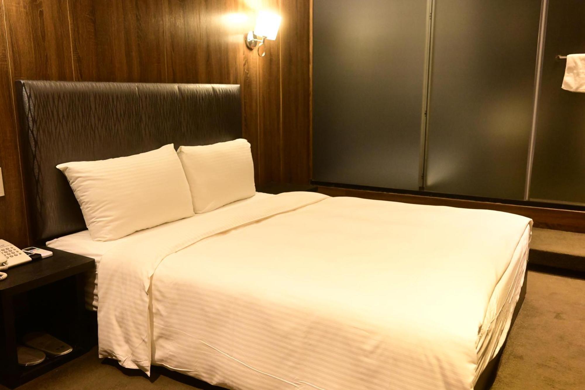 Meworld Hotel - Taipei Main Station Extérieur photo